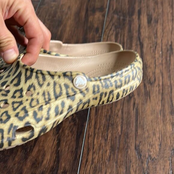 Crocs Freesail Clog Mule Animal Leopard Cheetah Print Comfort Slip Sz 11 GUC - Picture 4 of 8